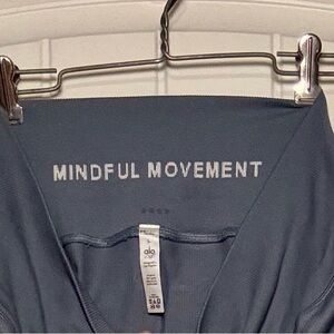 Alo Yoga Women's Blue Leggings